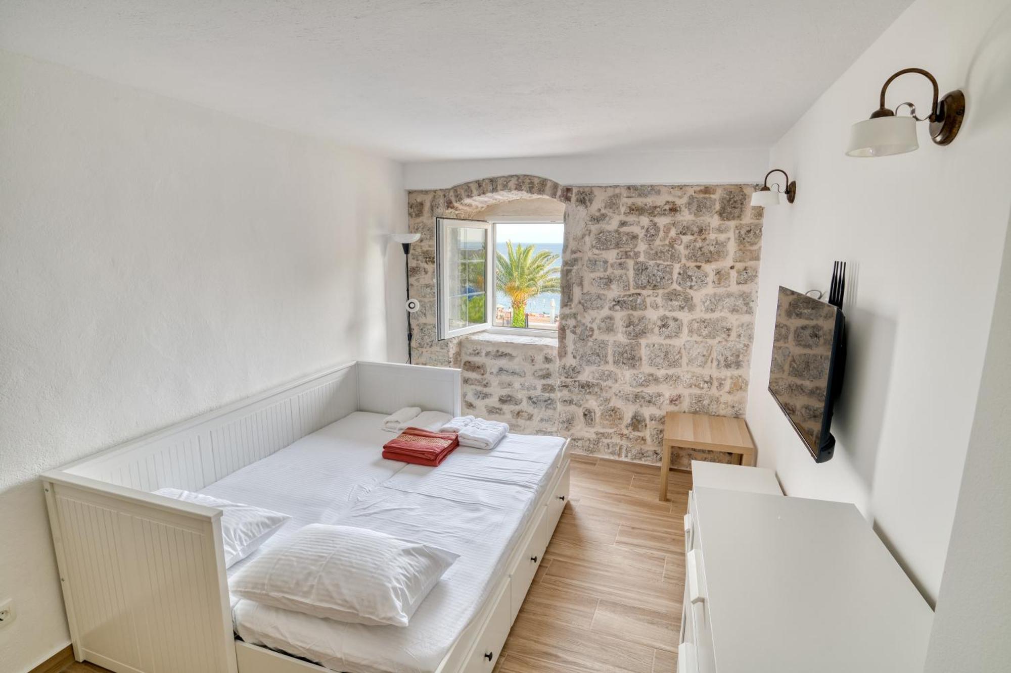 Sm Beach Residence Petrovac Luaran gambar