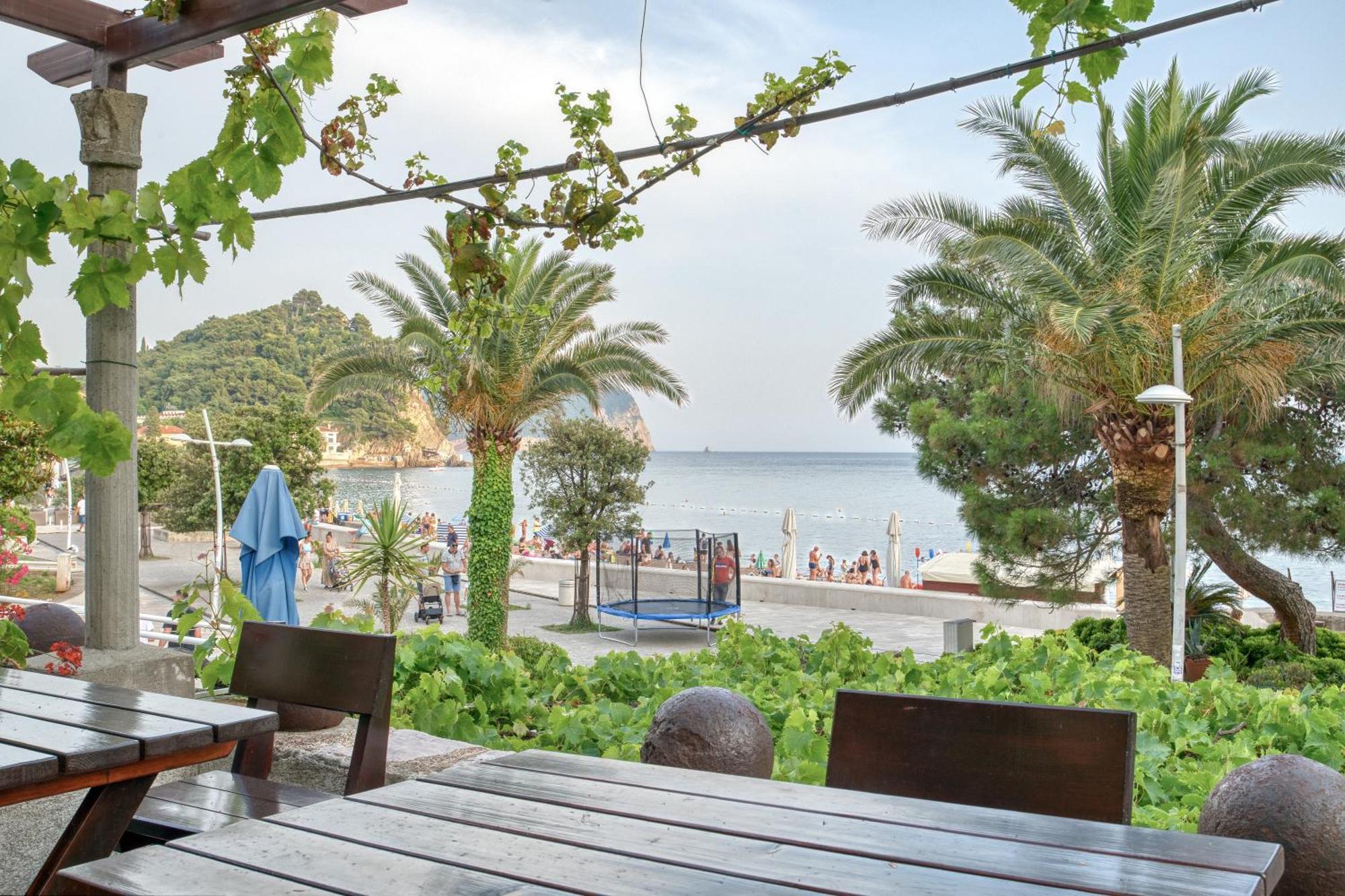 Sm Beach Residence Petrovac Luaran gambar