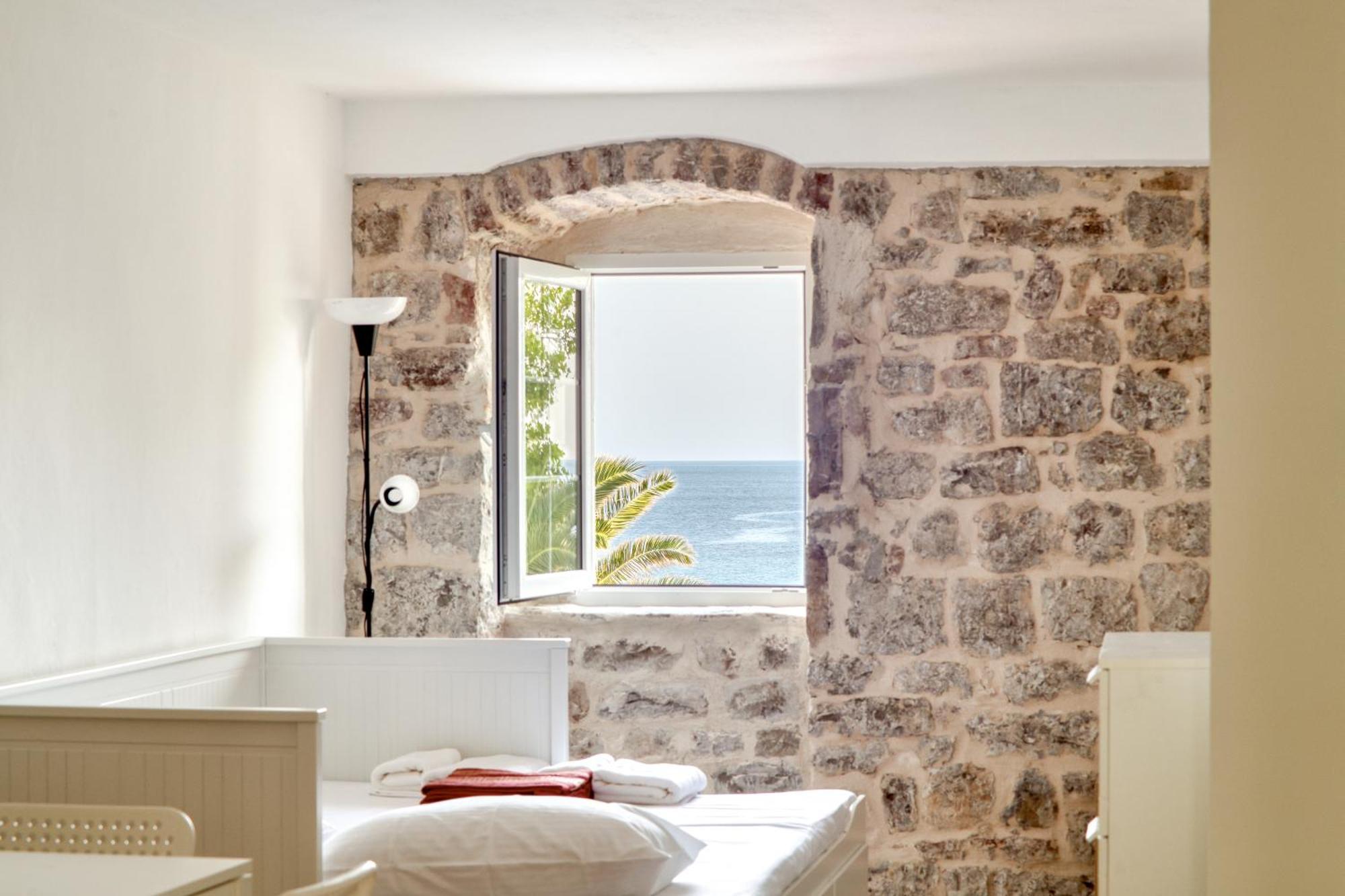 Sm Beach Residence Petrovac Luaran gambar